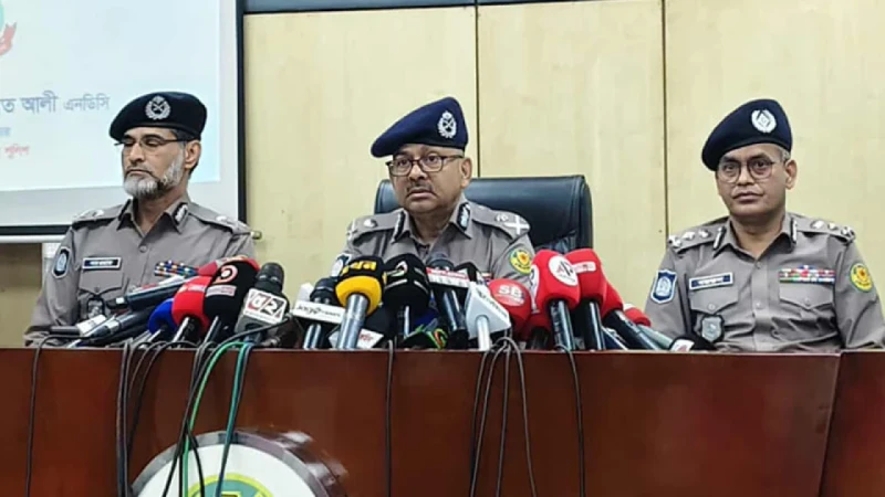 ঢাকায় ৩৭ ঝুঁকিপূর্ণ কেন্দ্রে থাকবে বডি ক্যামেরা: ডিএমপি কমিশনার