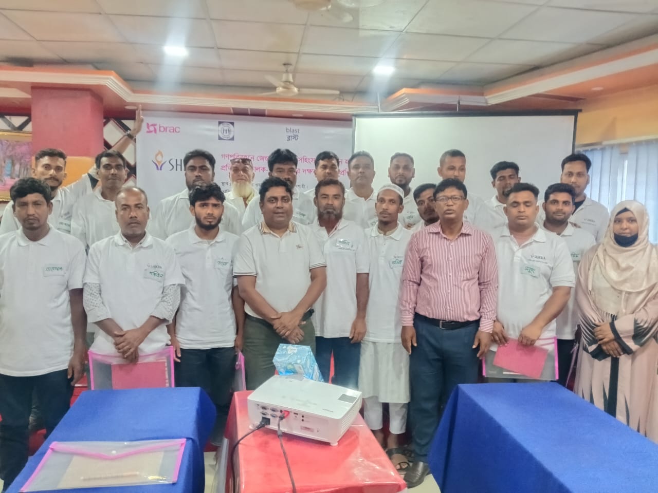 রাজশাহীতে গণপরিবহনে যৌন হয়রানি প্রতিরোধে চালক-সহকারীদের প্রশিক্ষণ অনুষ্ঠিত